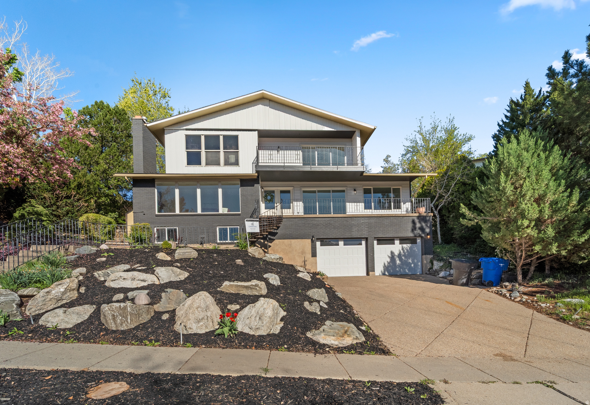 OAKRIDGE VILLIAGE - Residential