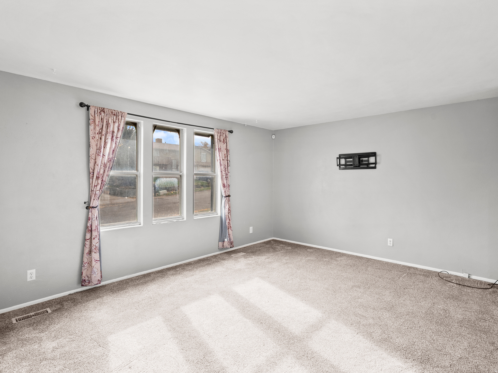 WESTVIEW TER - Residential