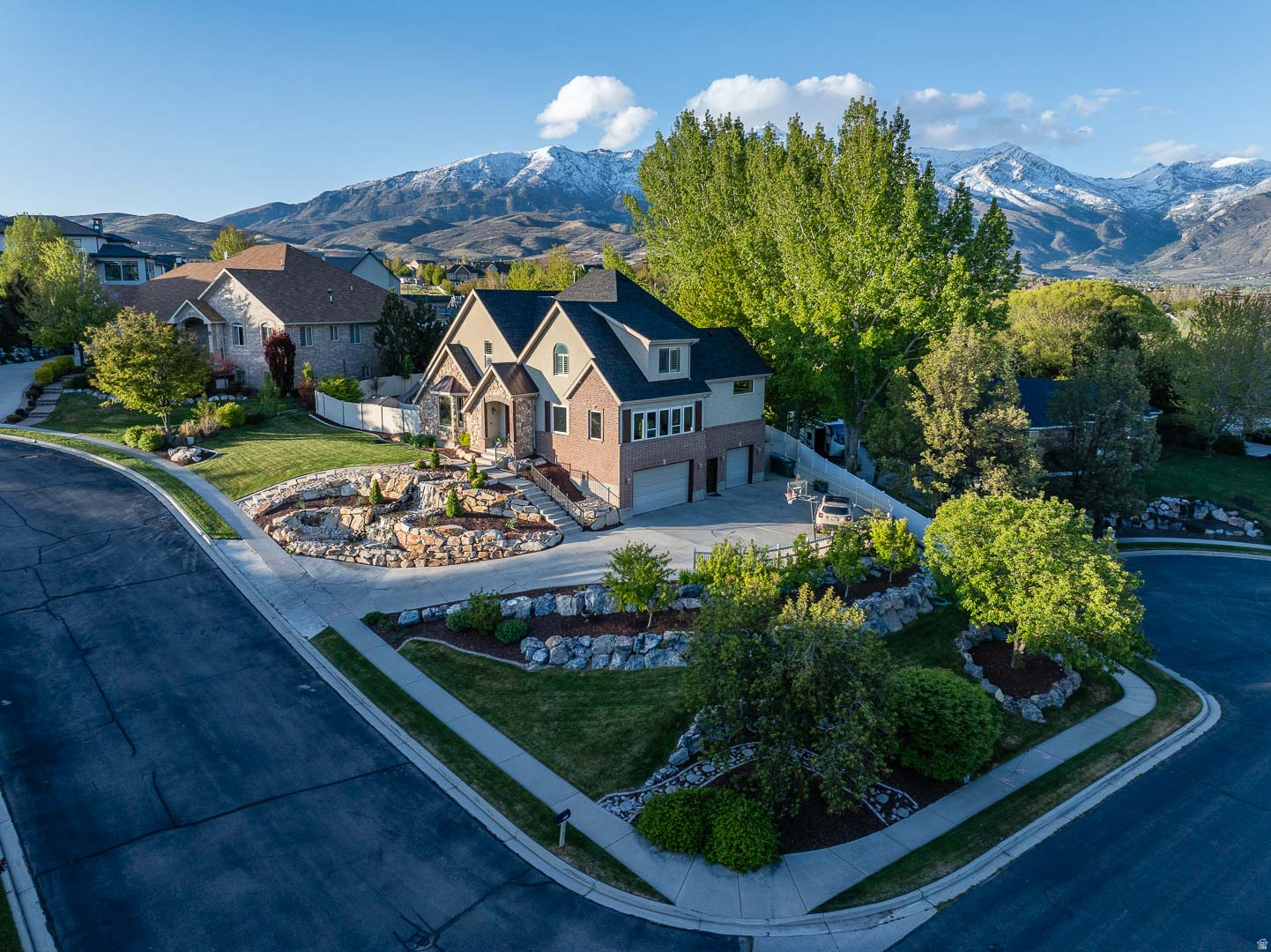 DRY CREEK BENCH - Residential