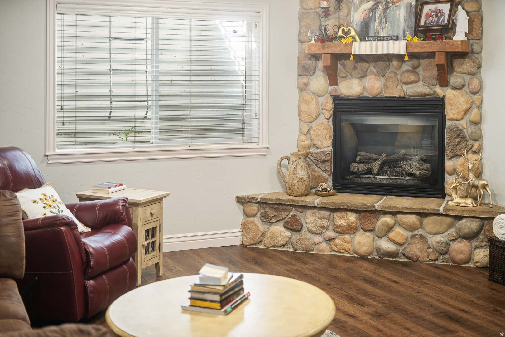 DRY CREEK BENCH - Residential