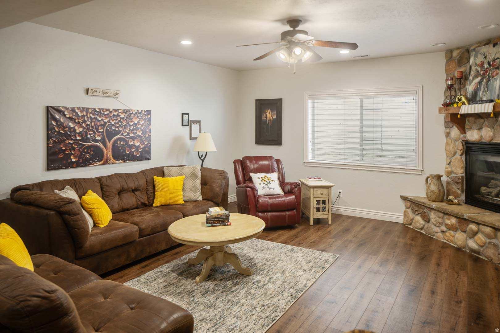 DRY CREEK BENCH - Residential