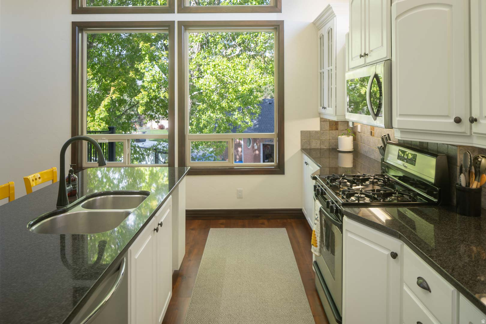 DRY CREEK BENCH - Residential