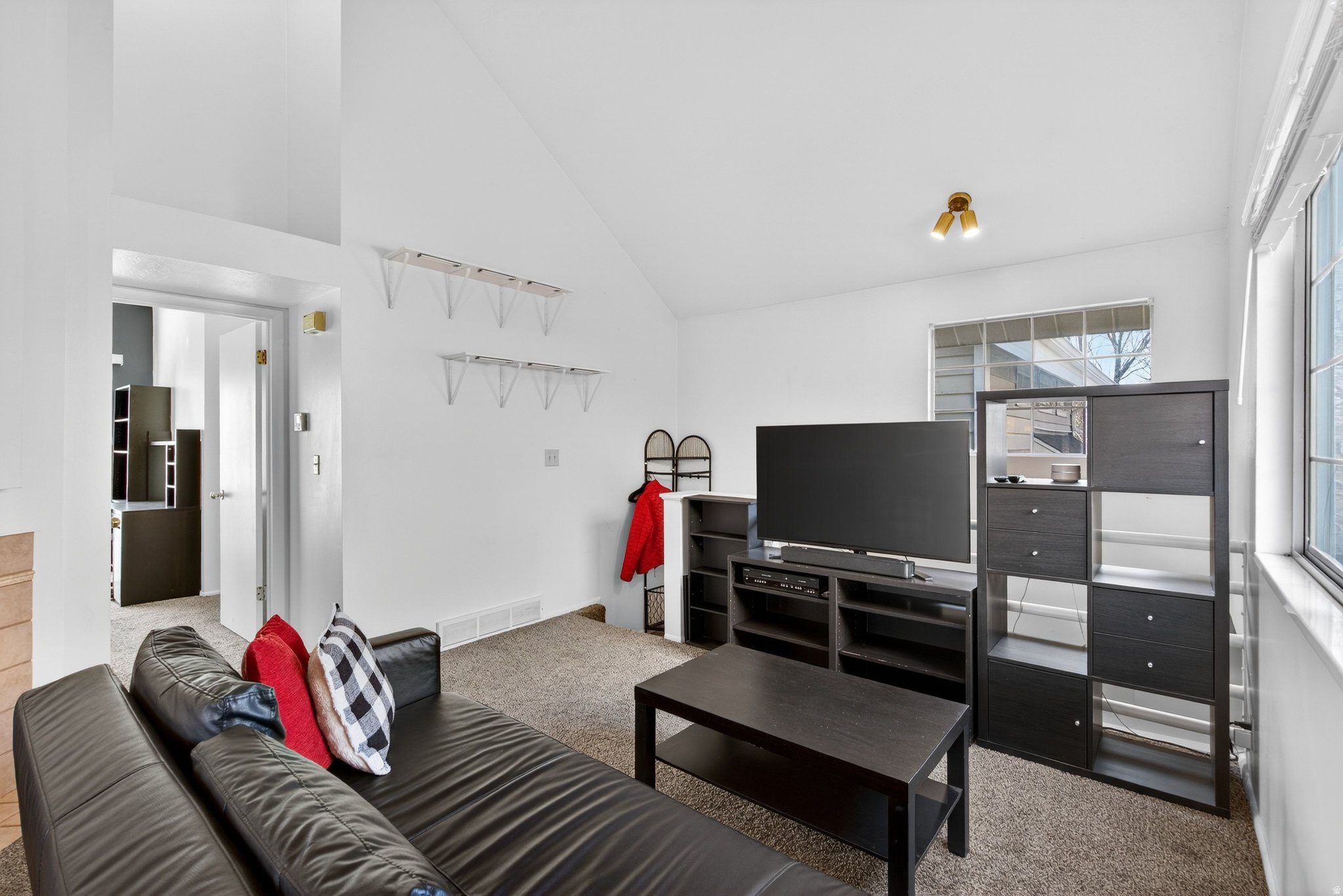 CROSSPOINTE CONDOS - Residential