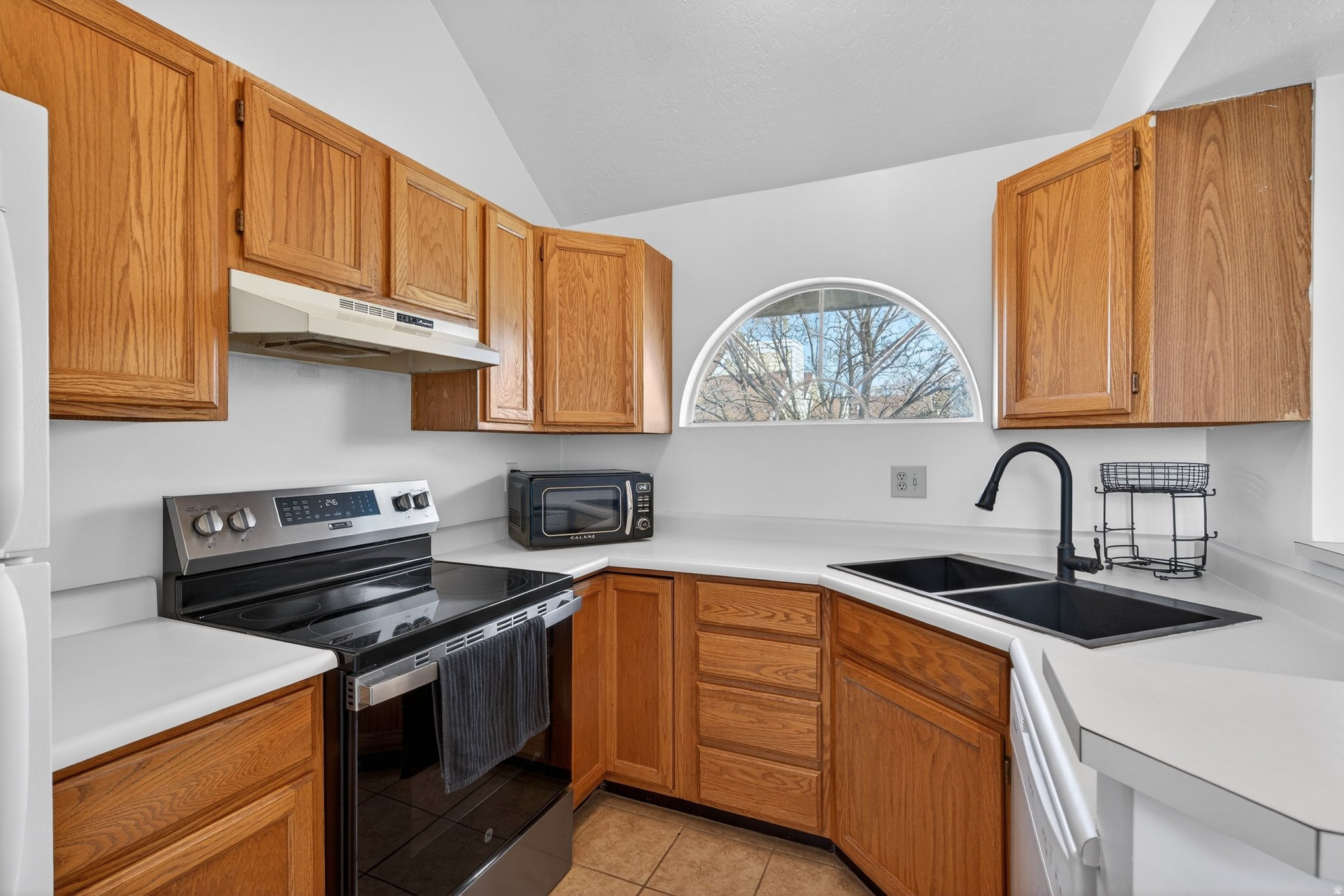 CROSSPOINTE CONDOS - Residential