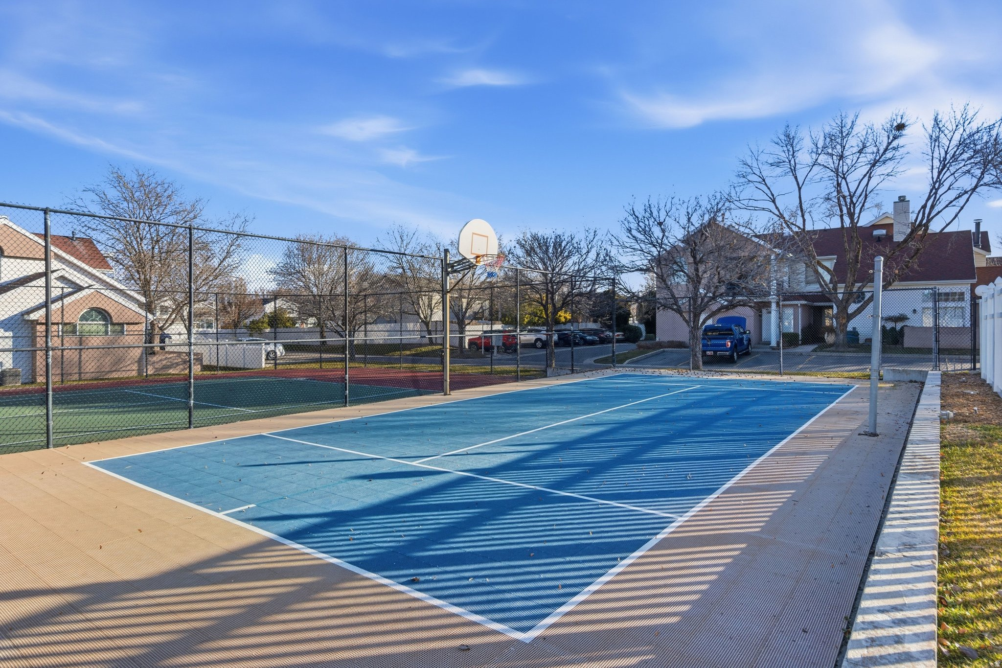 CROSSPOINTE CONDOS - Residential