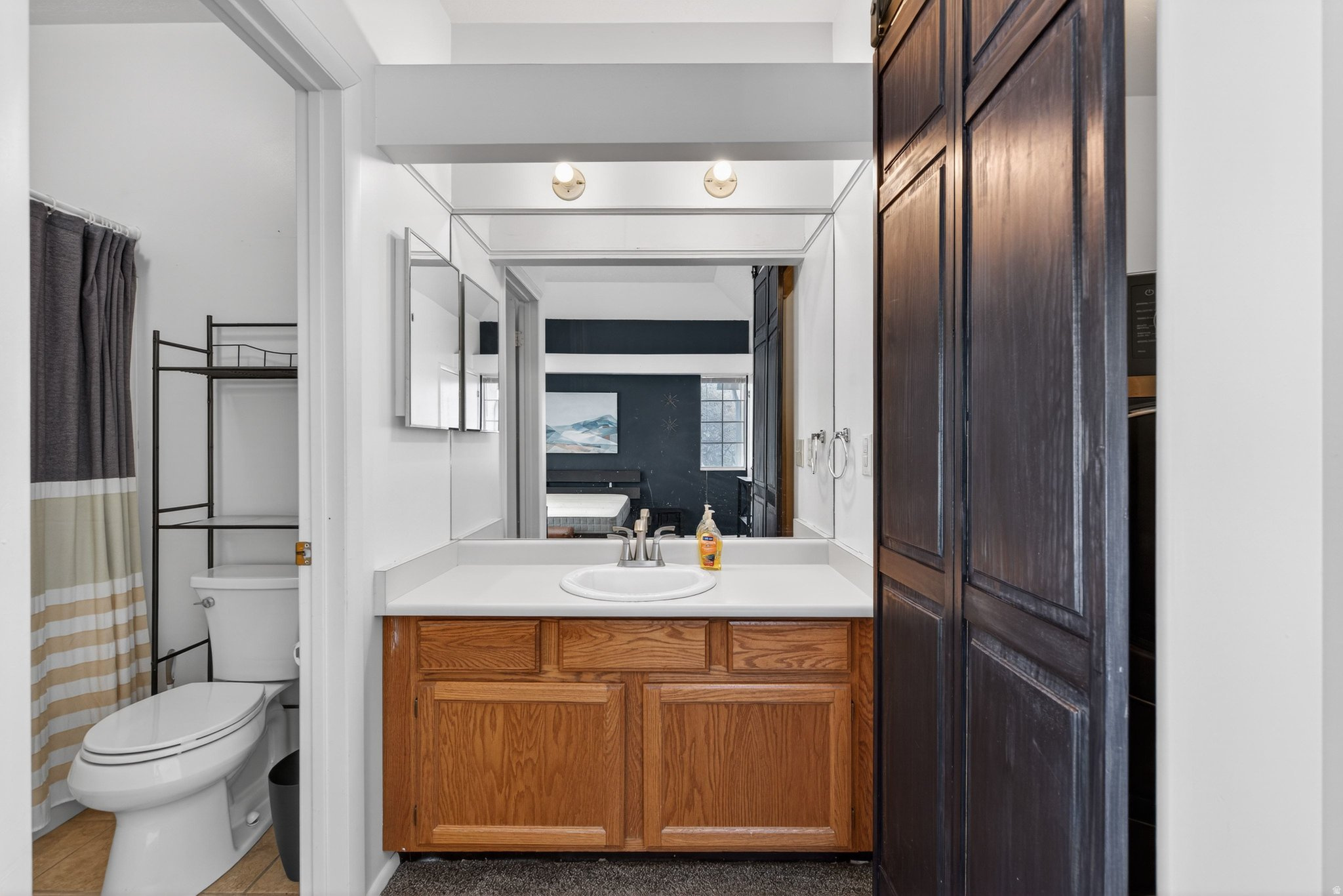 CROSSPOINTE CONDOS - Residential