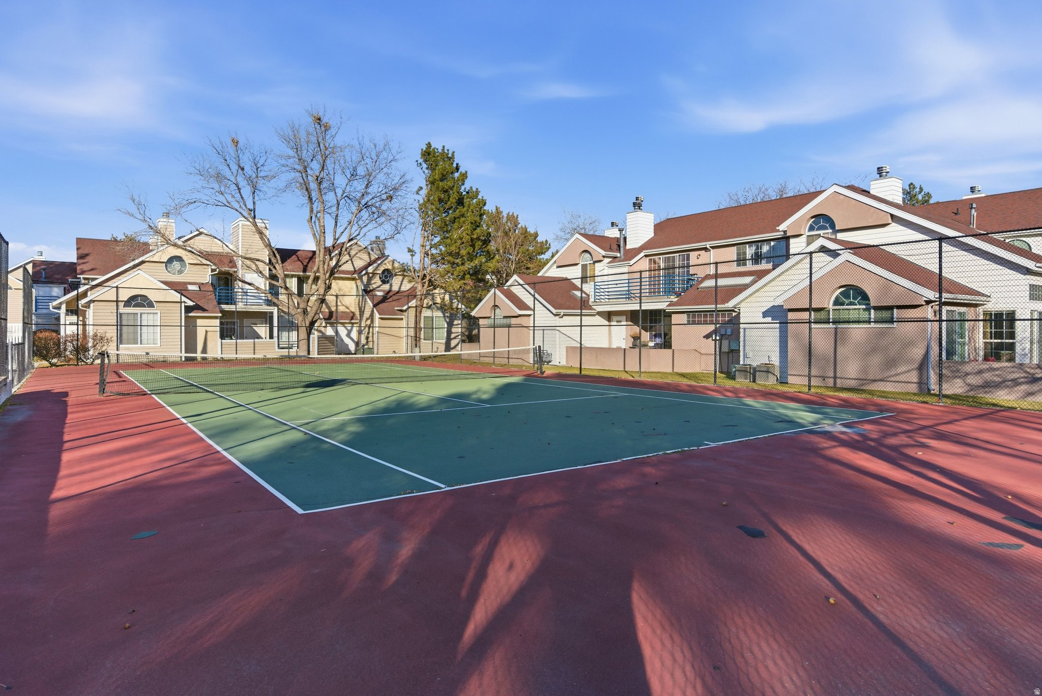 CROSSPOINTE CONDOS - Residential