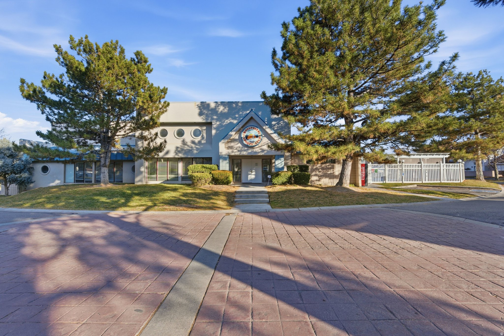 CROSSPOINTE CONDOS - Residential