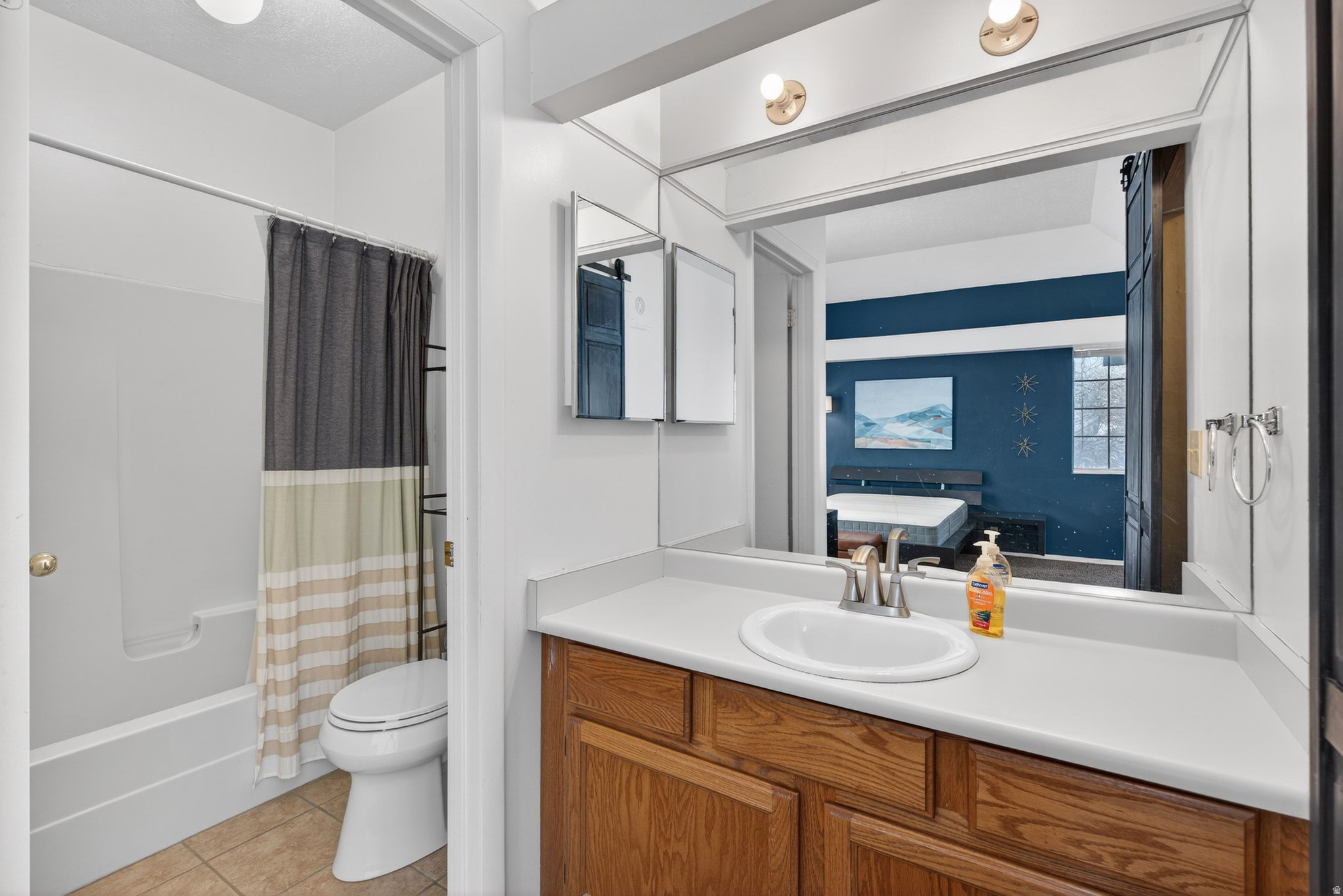 CROSSPOINTE CONDOS - Residential