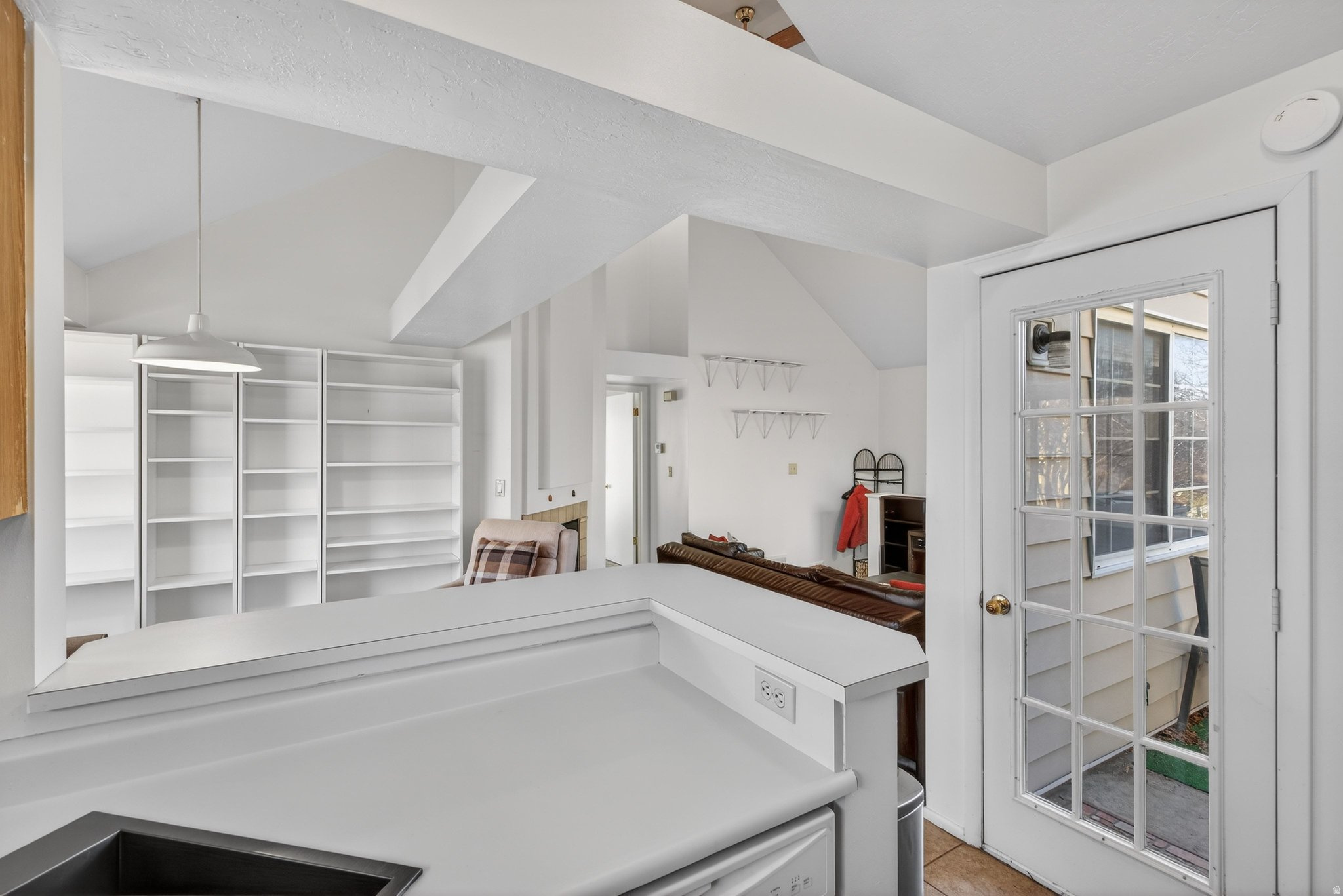 CROSSPOINTE CONDOS - Residential