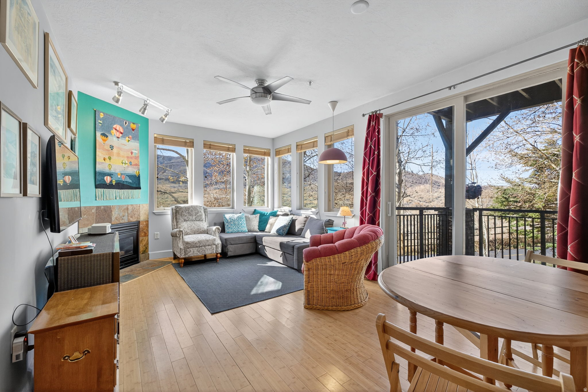 CRESTVIEW CONDOMINIUM PHASE 1 - Residential