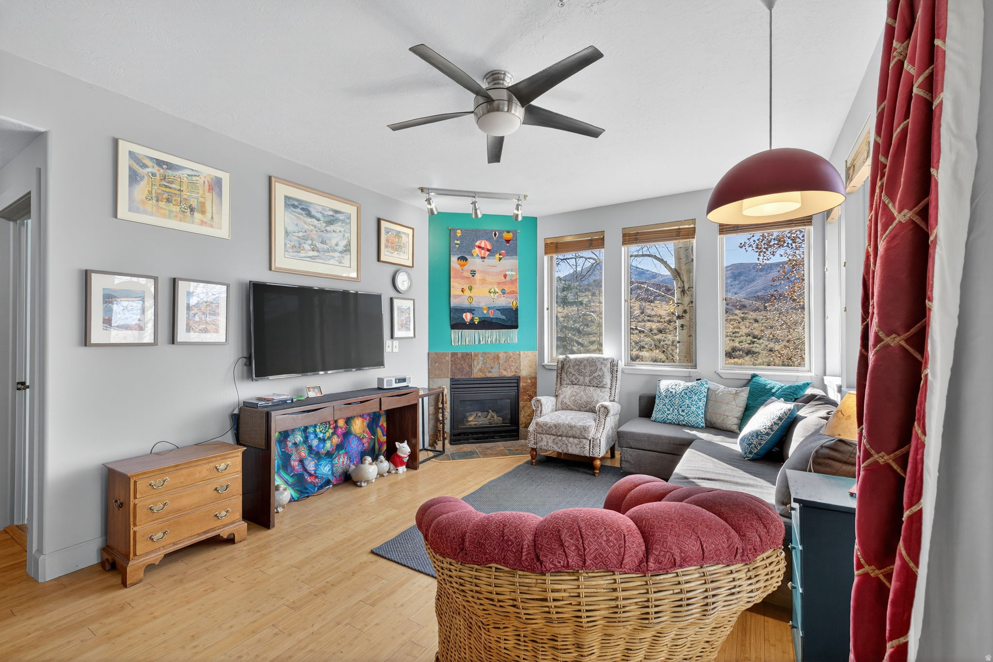 CRESTVIEW CONDOMINIUM PHASE 1 - Residential