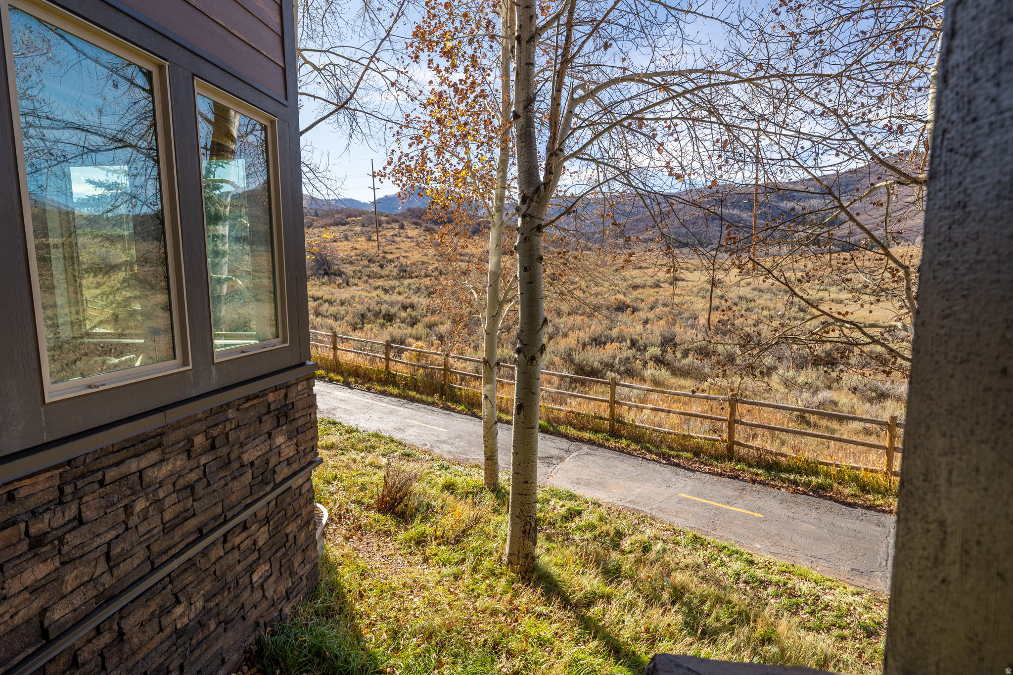 CRESTVIEW CONDOMINIUM PHASE 1 - Residential