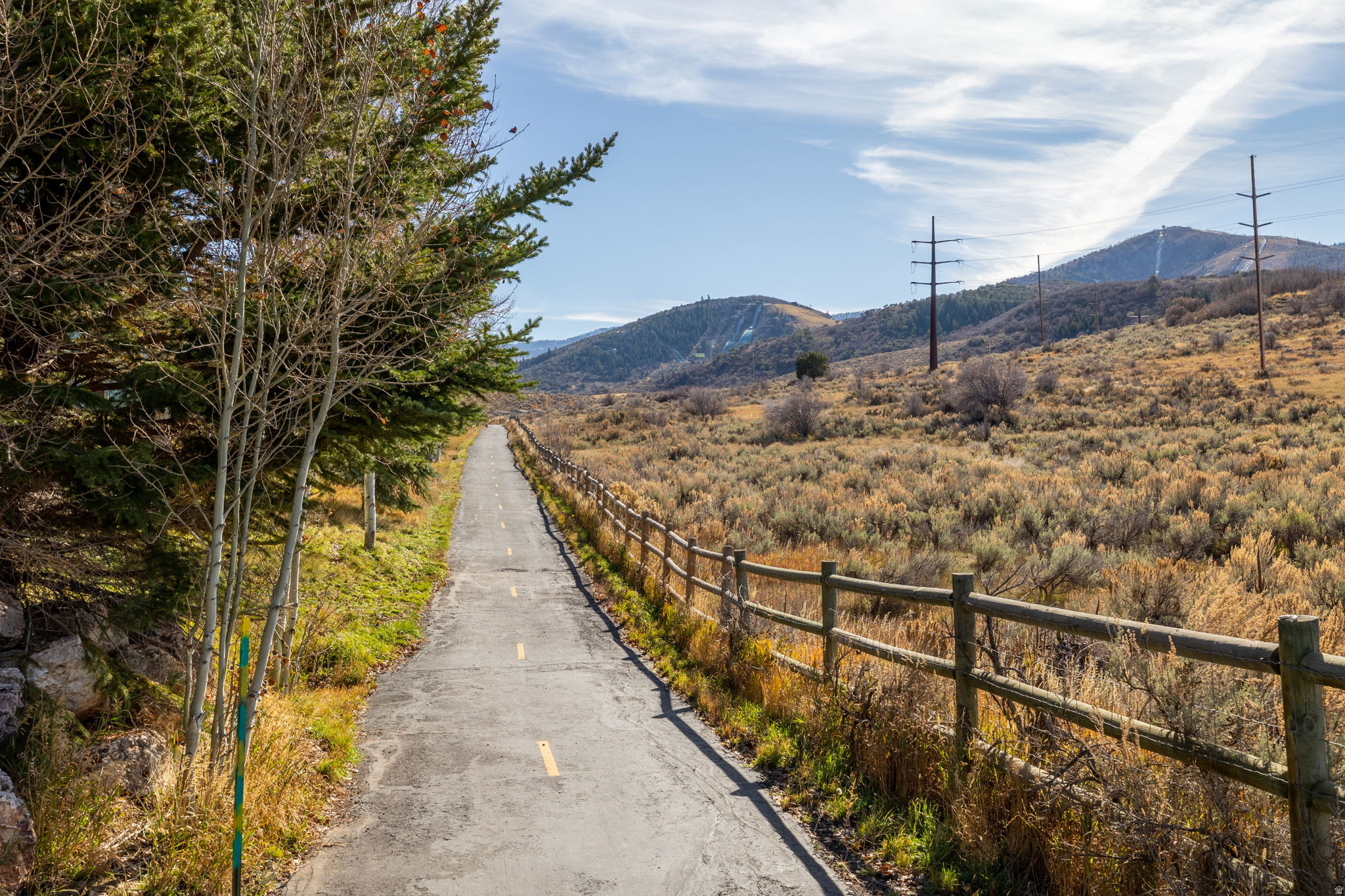CRESTVIEW CONDOMINIUM PHASE 1 - Residential