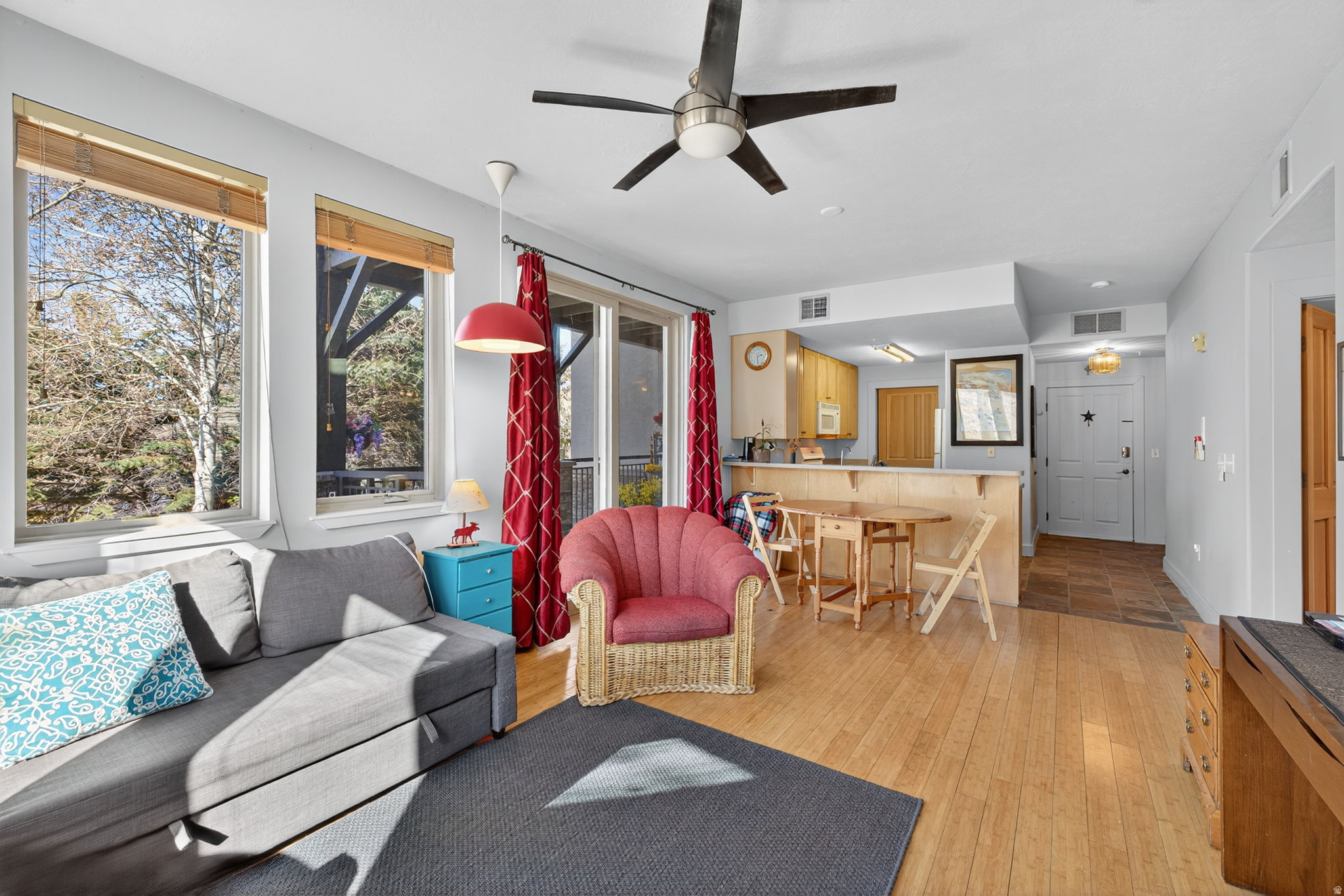 CRESTVIEW CONDOMINIUM PHASE 1 - Residential