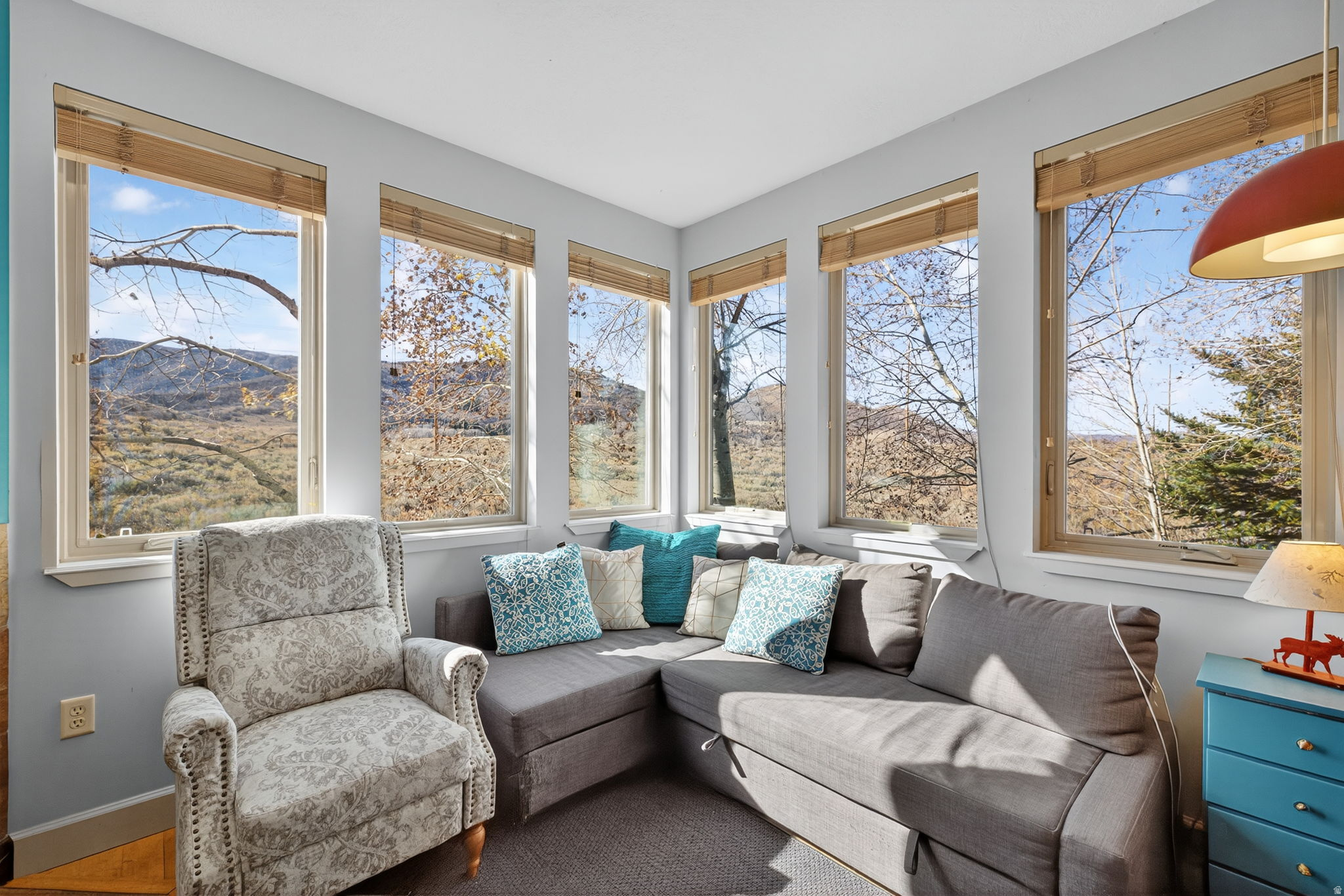 CRESTVIEW CONDOMINIUM PHASE 1 - Residential