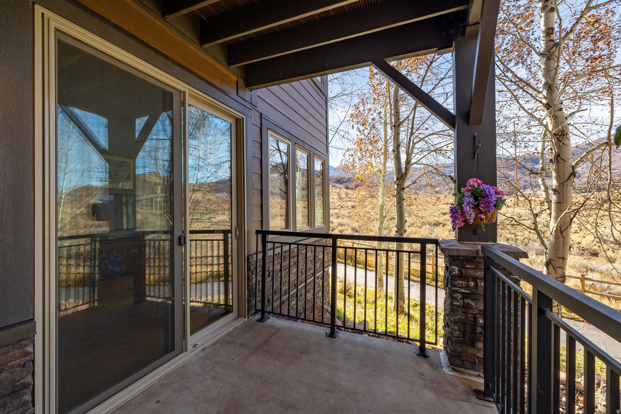 CRESTVIEW CONDOMINIUM PHASE 1 - Residential