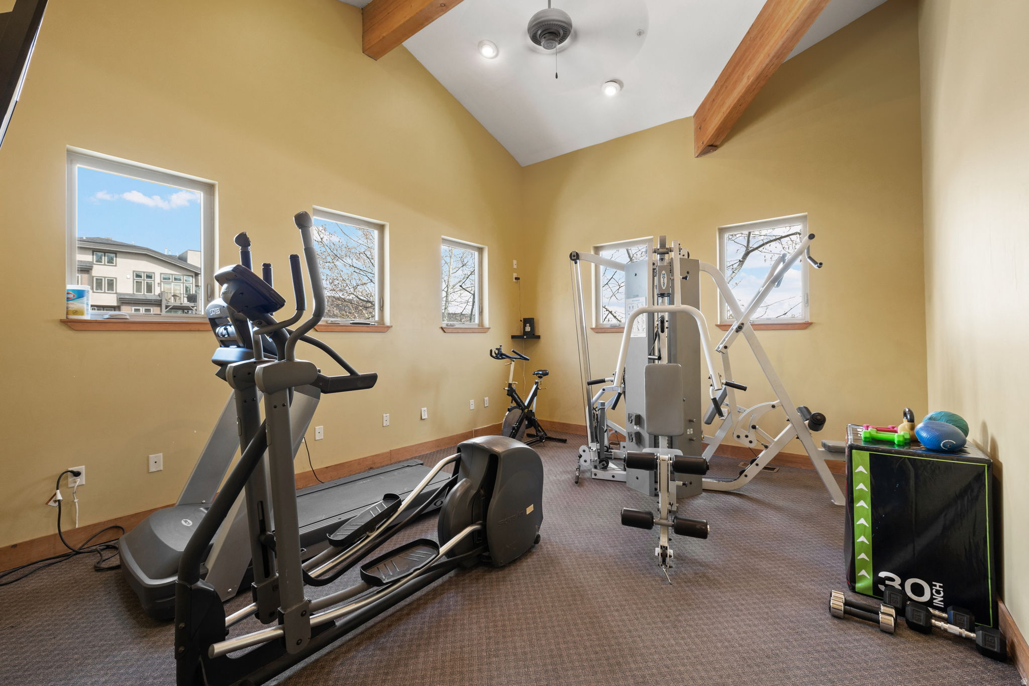 CRESTVIEW CONDOMINIUM PHASE 1 - Residential