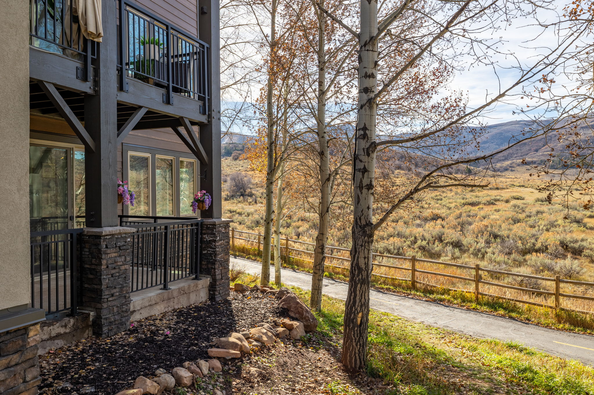 CRESTVIEW CONDOMINIUM PHASE 1 - Residential