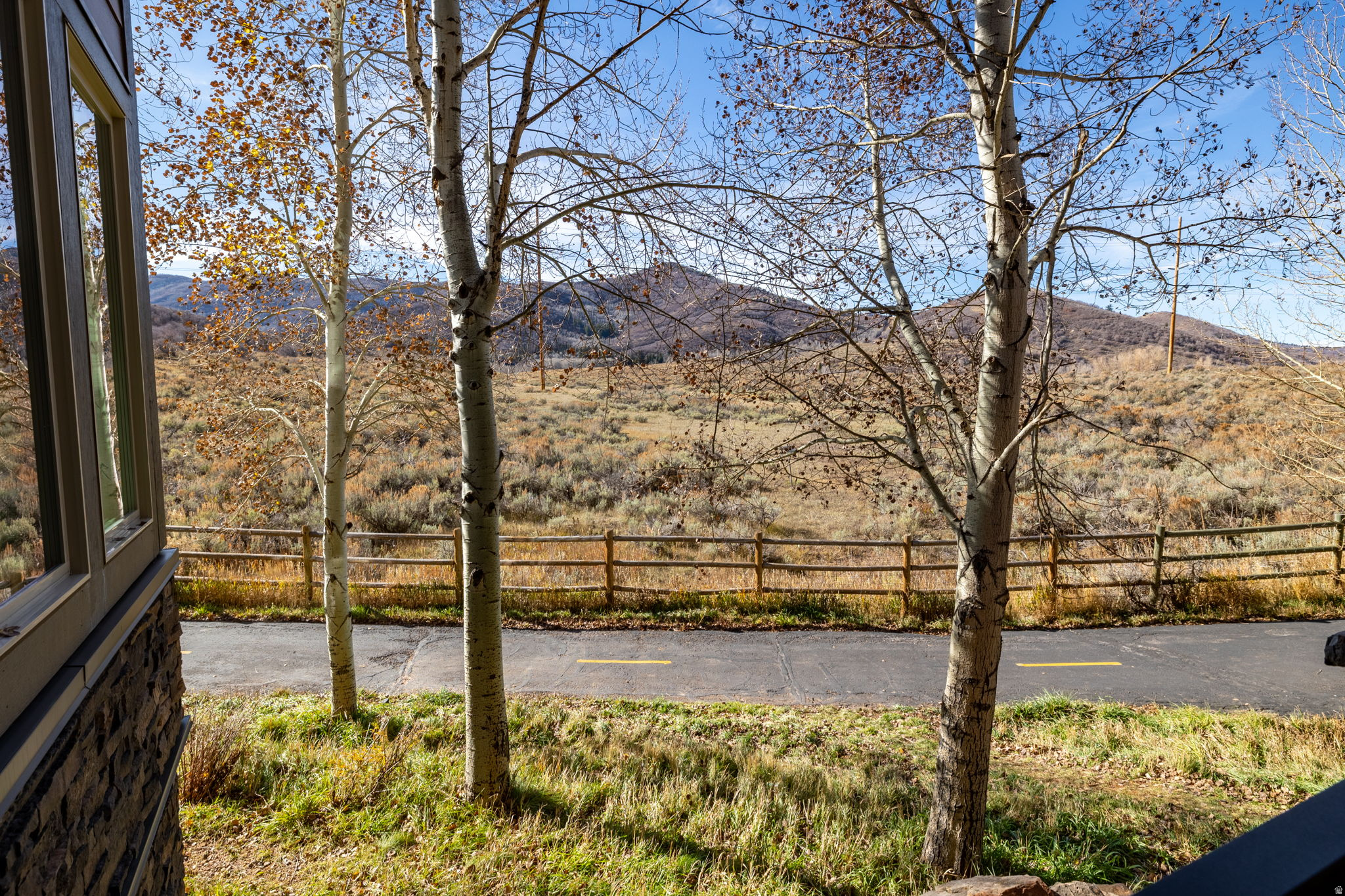 CRESTVIEW CONDOMINIUM PHASE 1 - Residential