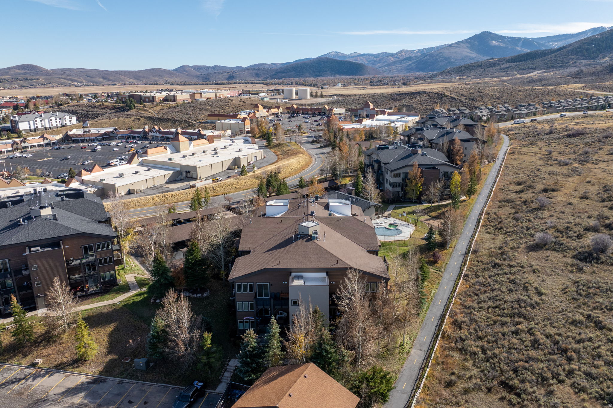 CRESTVIEW CONDOMINIUM PHASE 1 - Residential