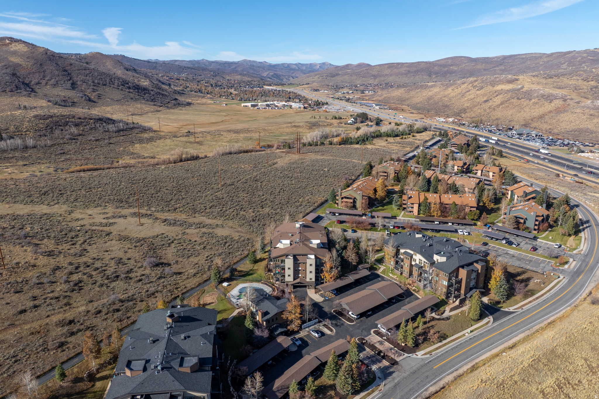 CRESTVIEW CONDOMINIUM PHASE 1 - Residential