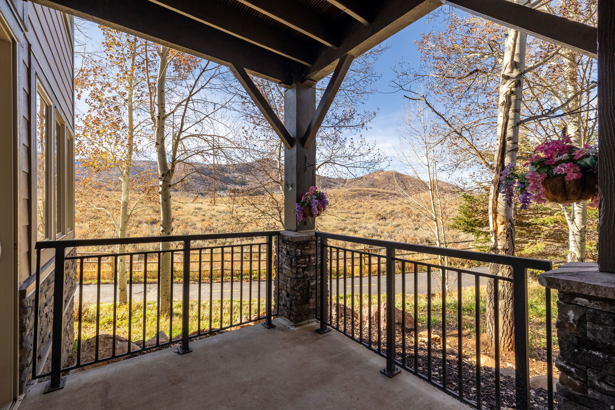 CRESTVIEW CONDOMINIUM PHASE 1 - Residential