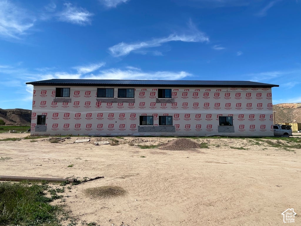 Photo of 70 E HORSESHOE BEND RD, Vernal, UT 84078 (MLS # 2189766)
