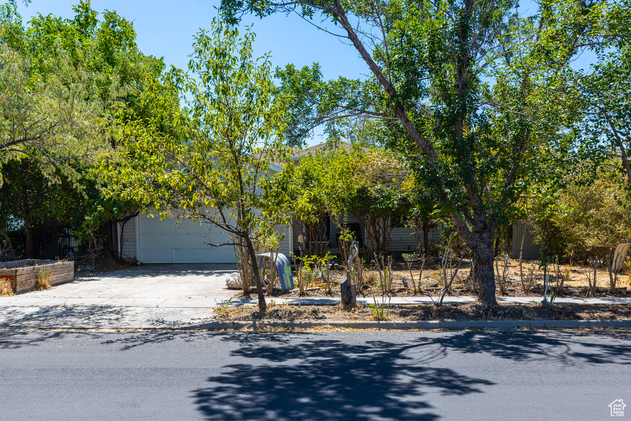 796 VALLEY VIEW DR