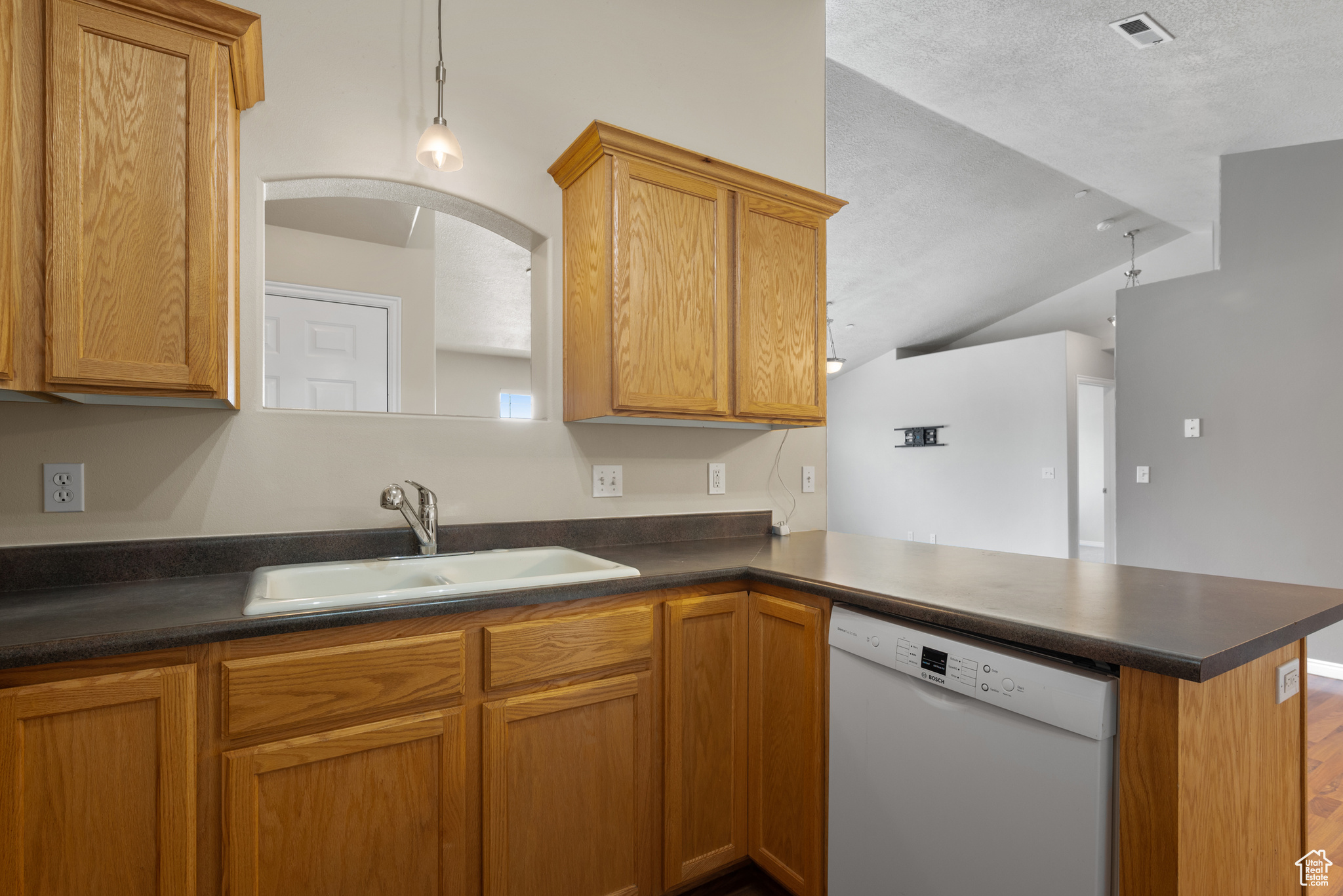 3585 E Rockcreek Rd Rd #E-11, Eagle Mountain, Utah image 8