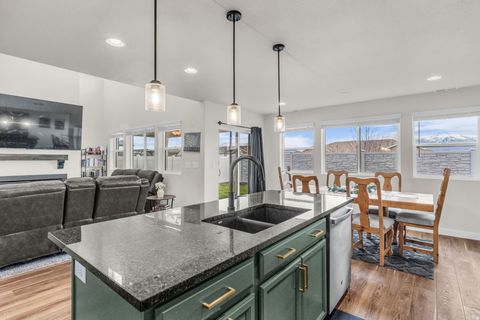 Tiny photo for 2811 S 2425 W, Syracuse, UT 84075 (MLS # 2128937)