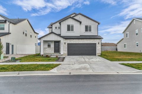 Photo of 2811 S 2425 W, Syracuse, UT 84075 (MLS # 2128937)