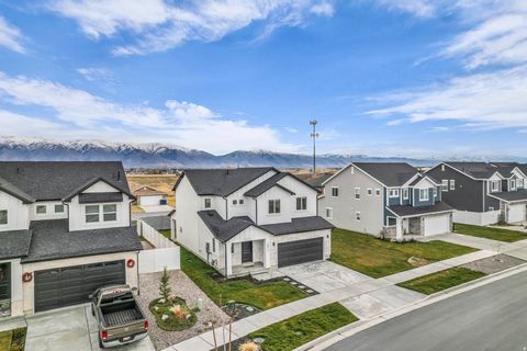 Tiny photo for 2811 S 2425 W, Syracuse, UT 84075 (MLS # 2128937)