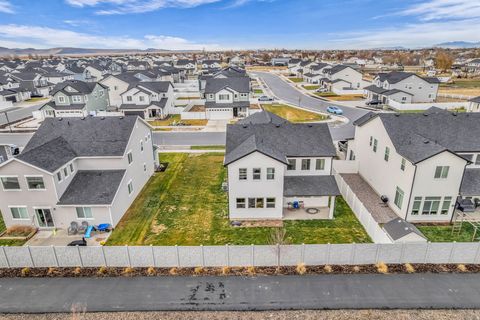 Tiny photo for 2811 S 2425 W, Syracuse, UT 84075 (MLS # 2128937)
