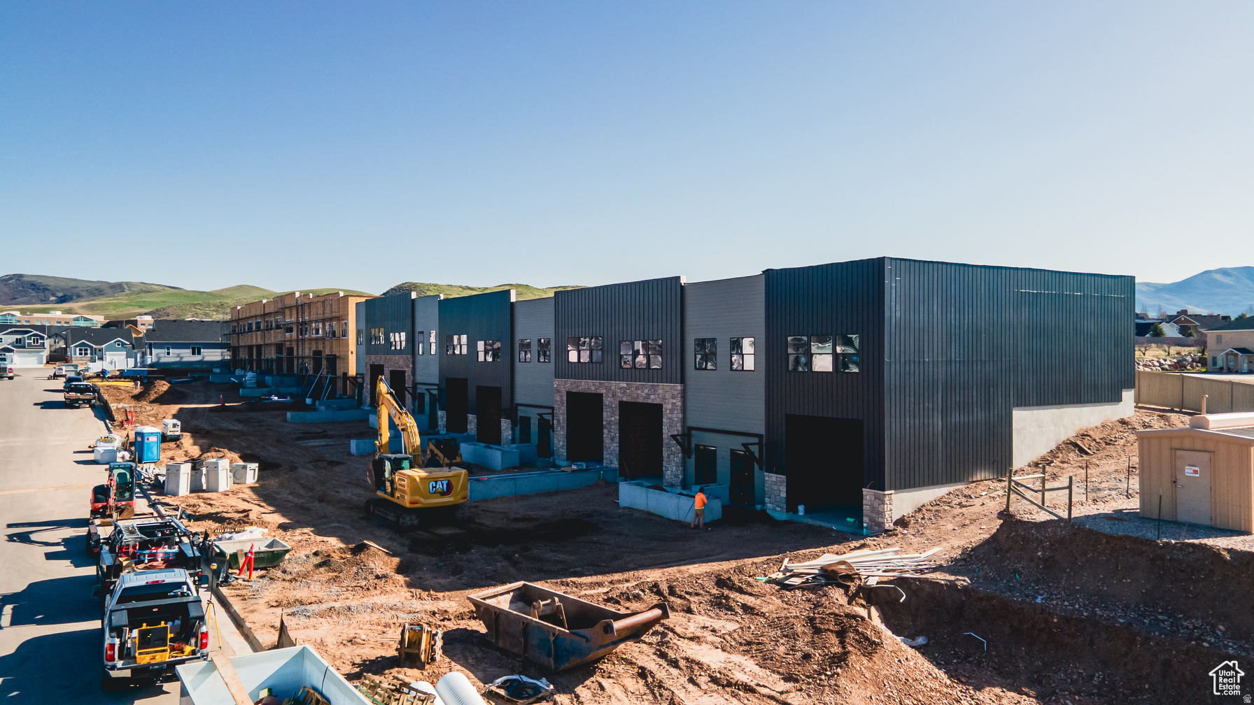 THE ROAM - Commercial Sale