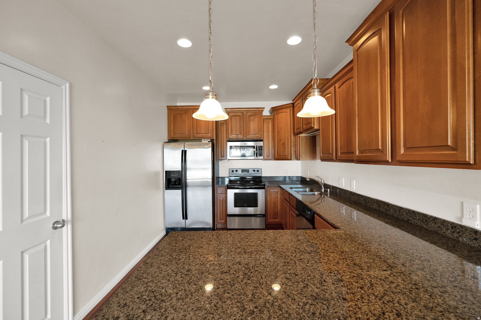 ROSE CREEK CROSSING - Residential Lease