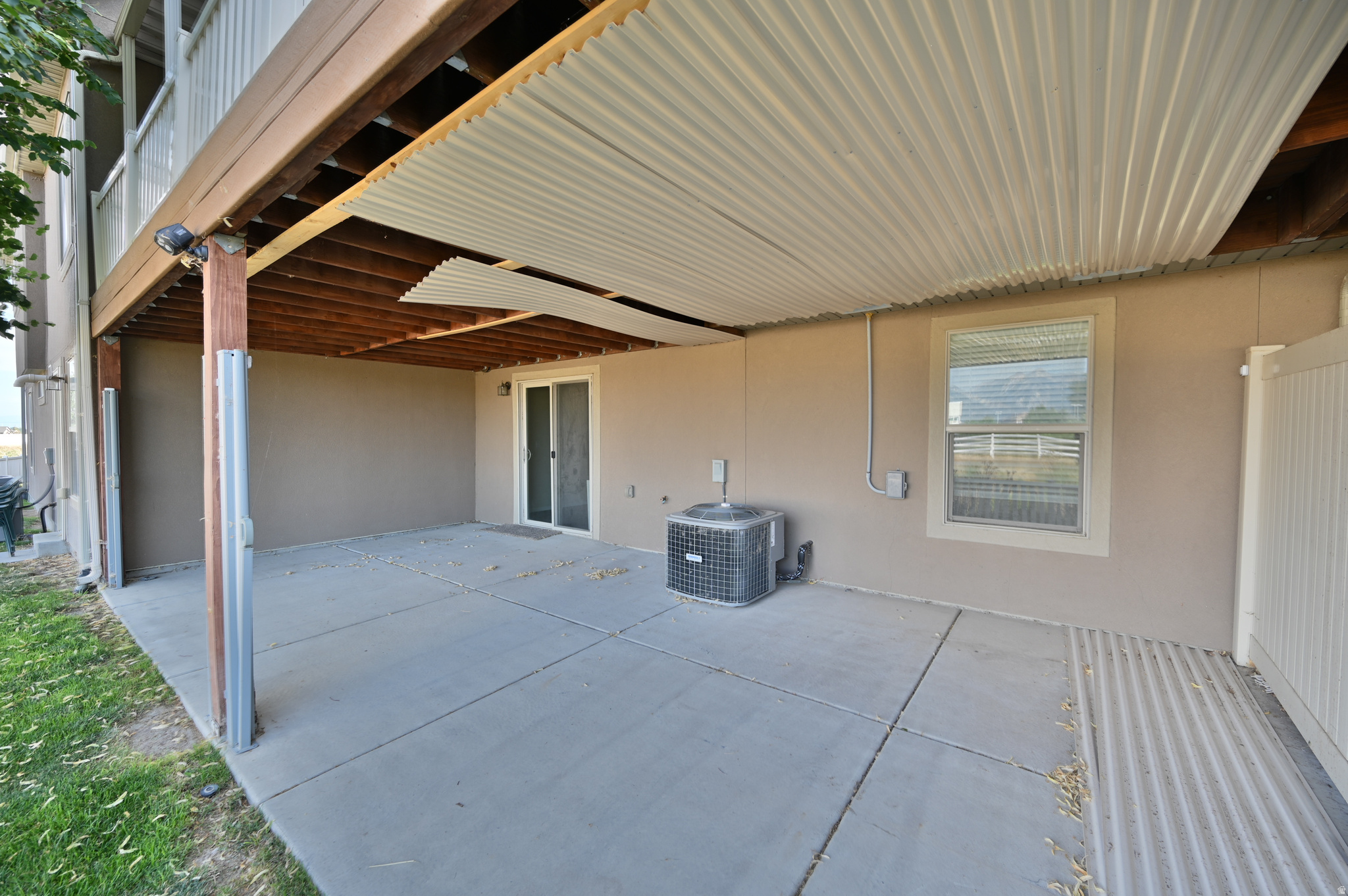 ROSE CREEK CROSSING - Residential Lease