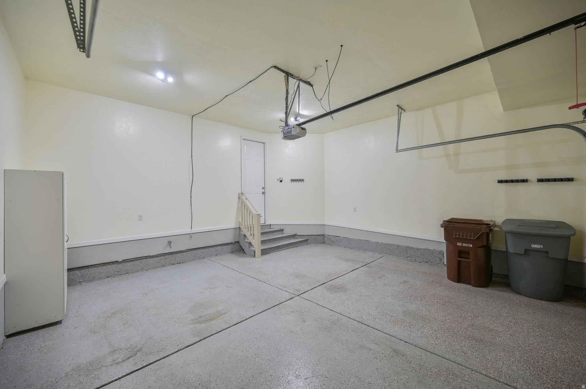 ROSE CREEK CROSSING - Residential Lease