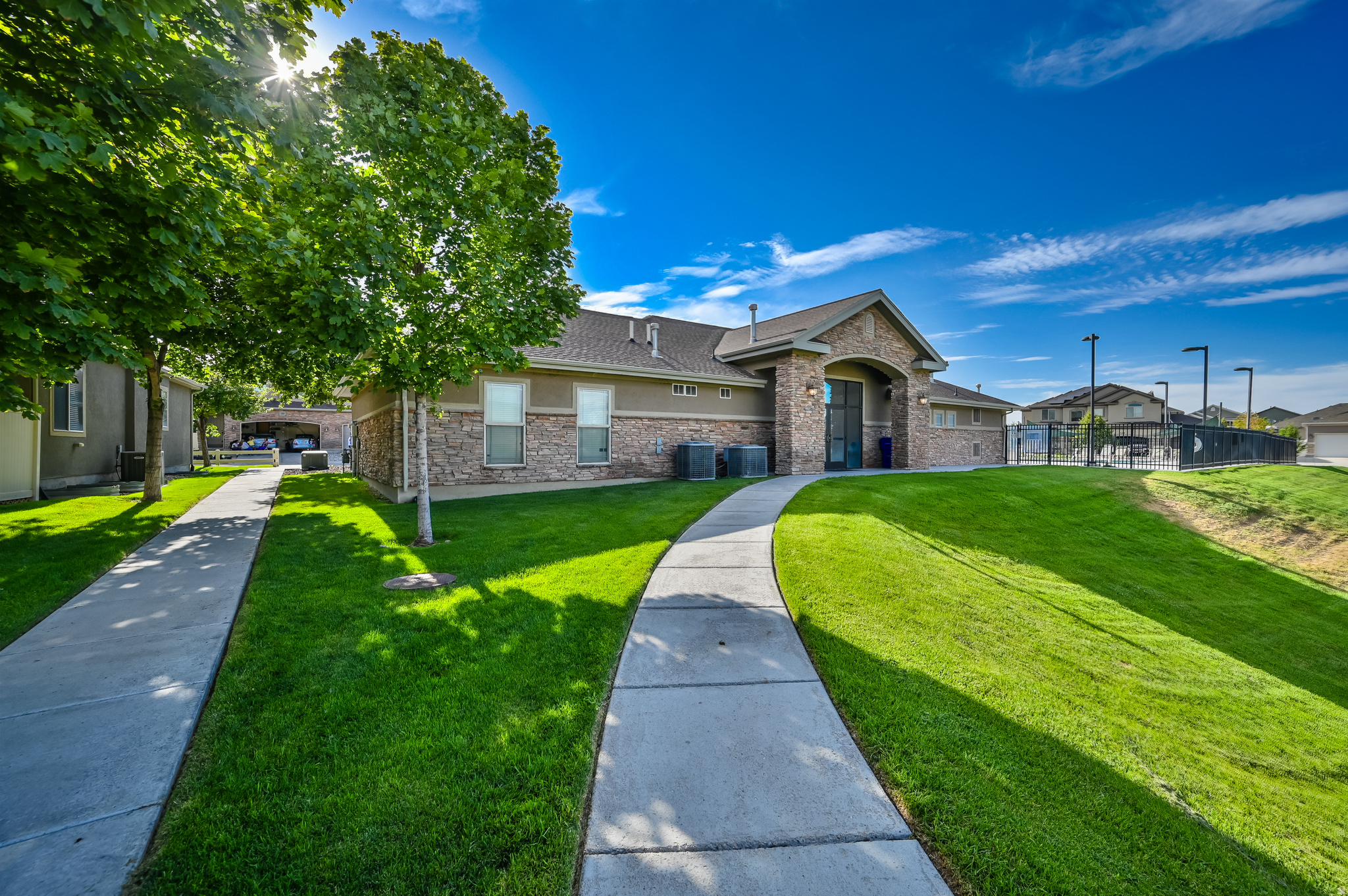 ROSE CREEK CROSSING - Residential Lease