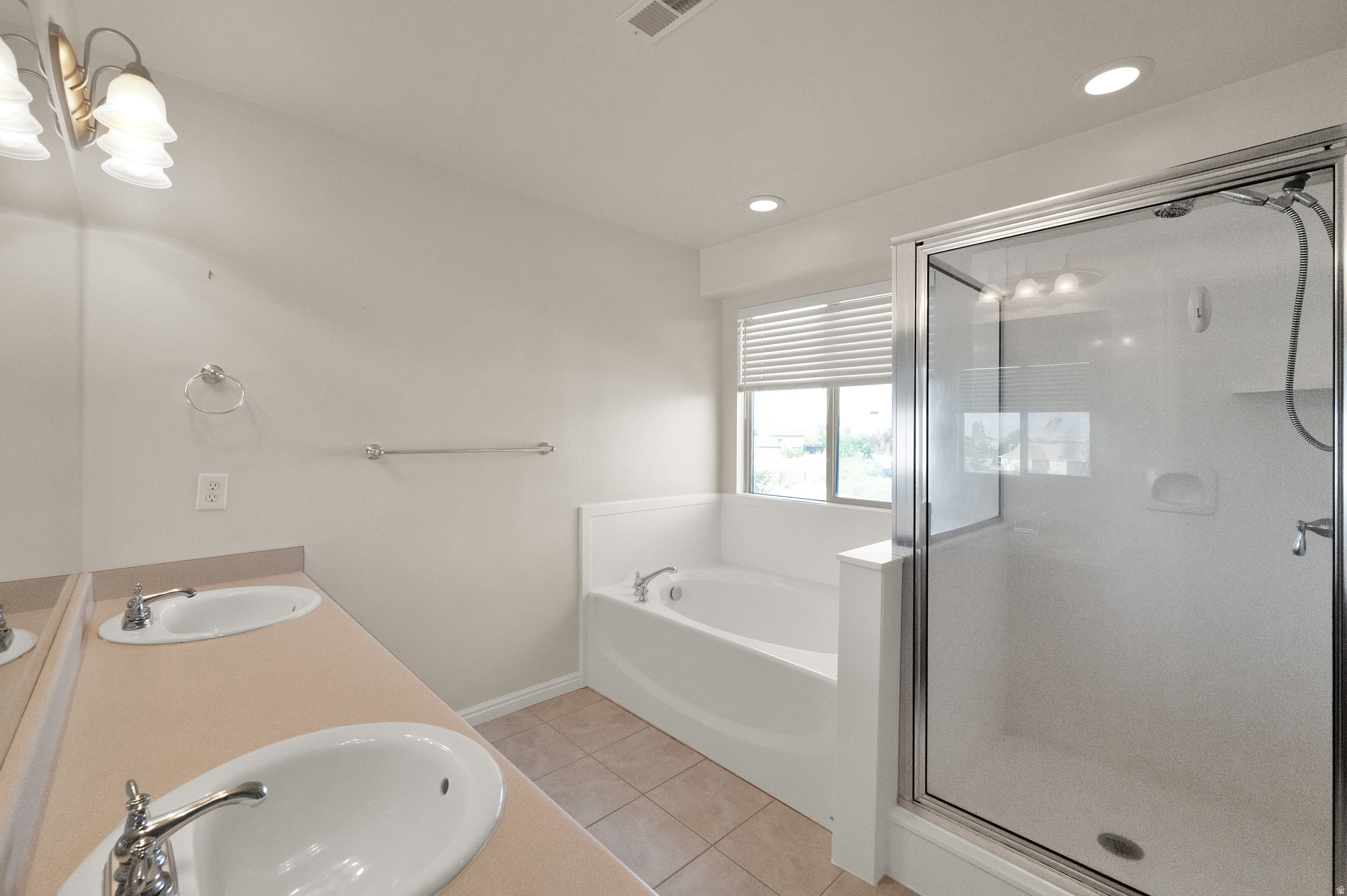 ROSE CREEK CROSSING - Residential Lease