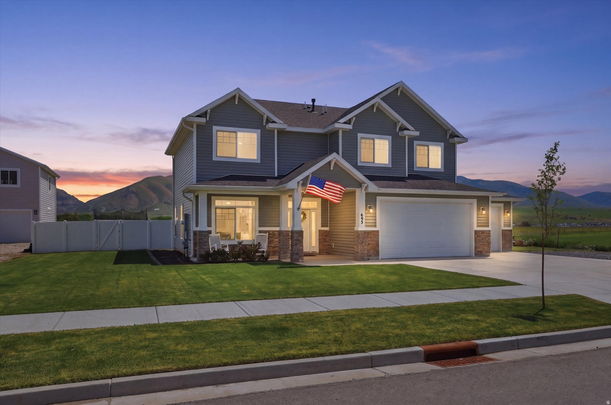 ROLLING HILLS - Residential
