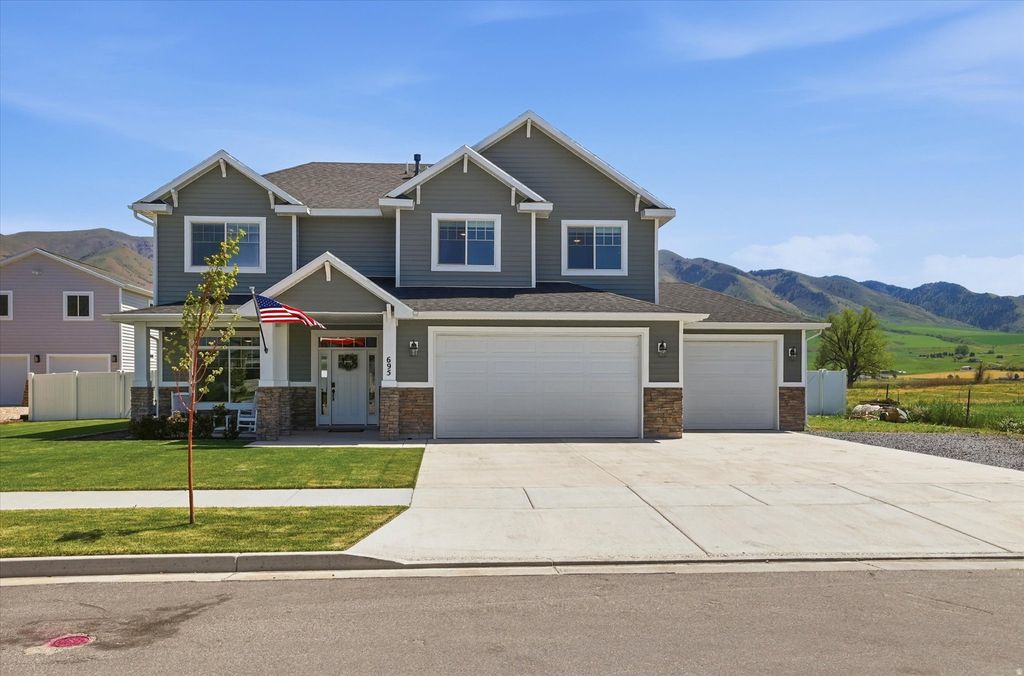 Photo of 695 S 400 E, Hyrum, UT 84319 (MLS # 2157270)
