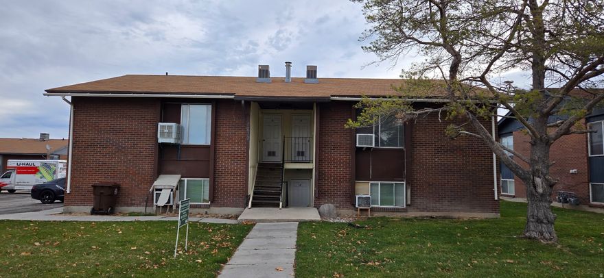 Great investment opportunity!!  Rarely vacant, 2 bed, 1 bath units.  Inspections on accepted offer.  Yearly leases