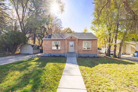 Tiny photo for 328 W 400 N, Logan, UT 84321 (MLS # 2121158)