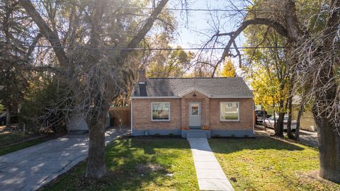Tiny photo for 328 W 400 N, Logan, UT 84321 (MLS # 2121158)