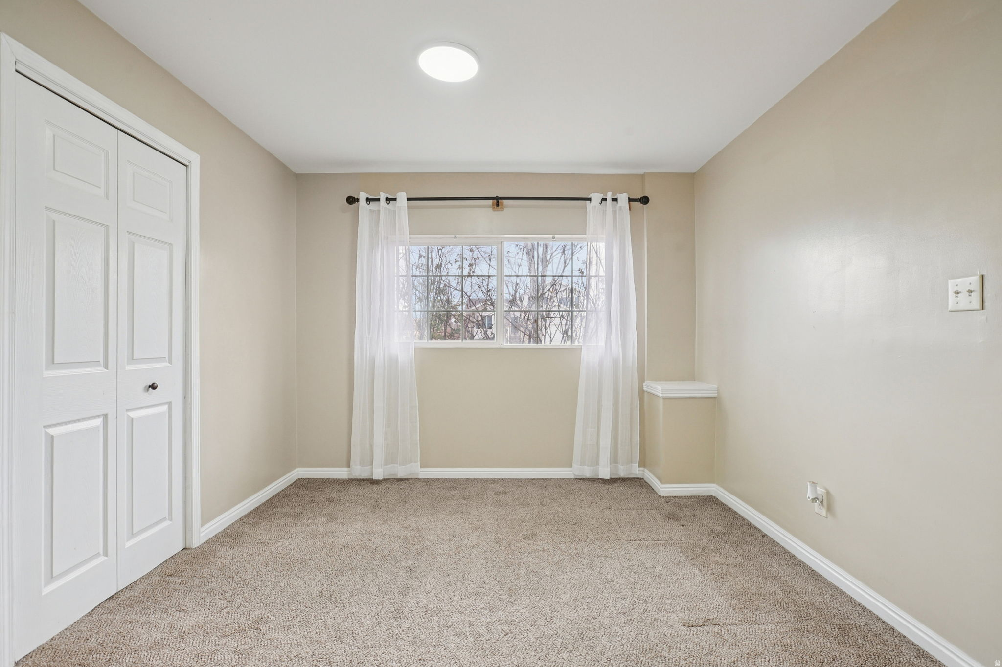 SHADOW MOUNTAIN EAST - Residential