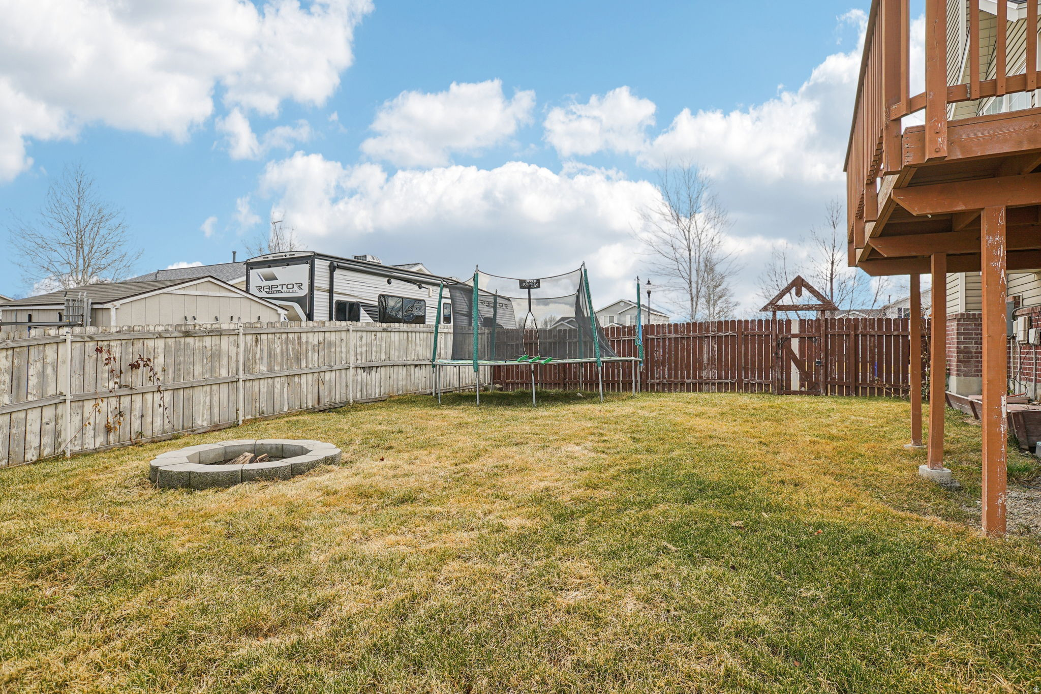 SHADOW MOUNTAIN EAST - Residential