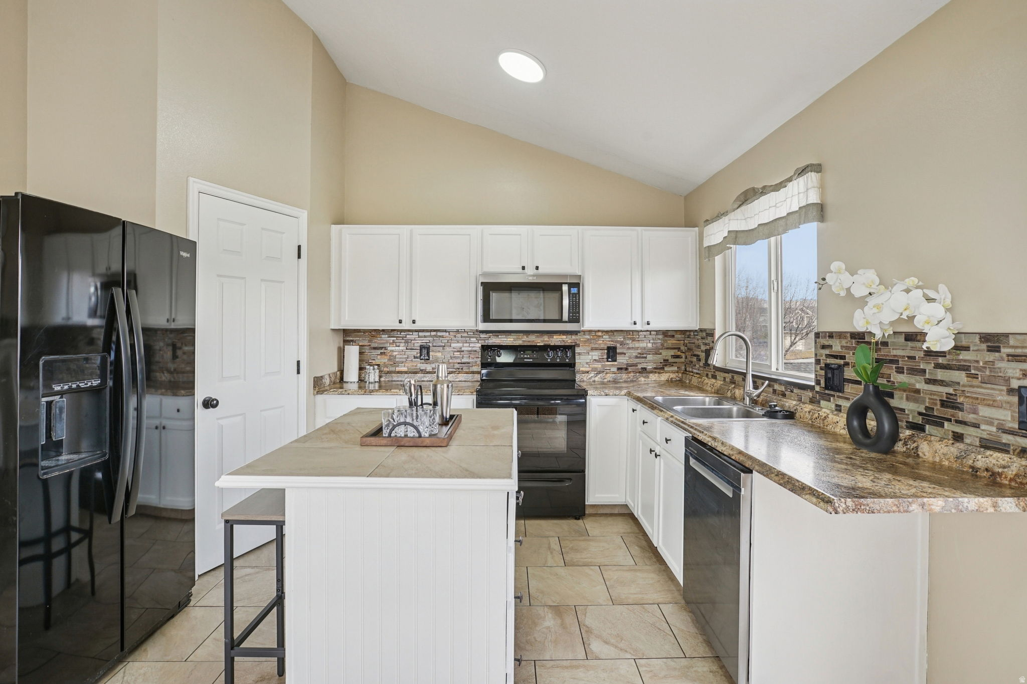 SHADOW MOUNTAIN EAST - Residential