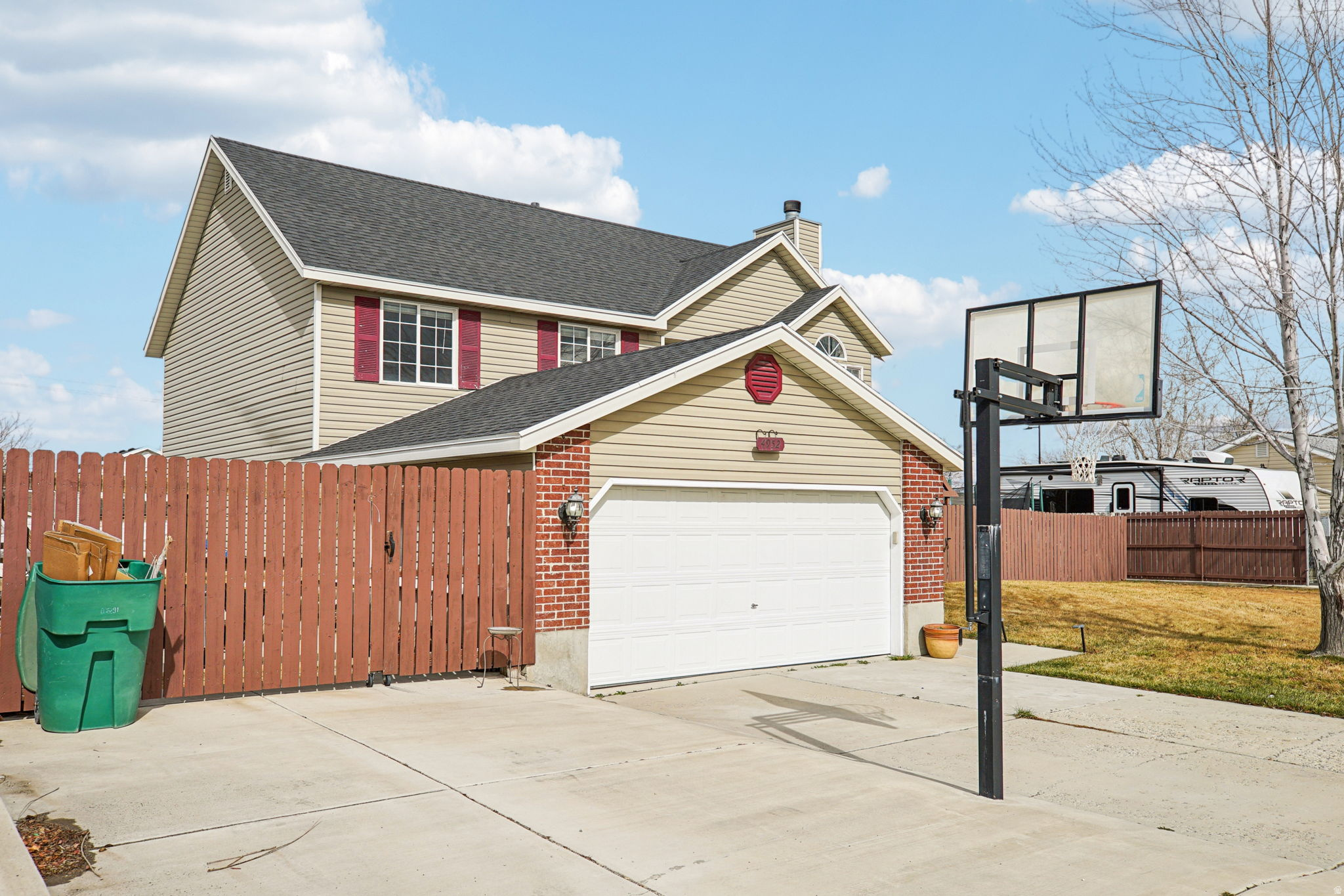 SHADOW MOUNTAIN EAST - Residential