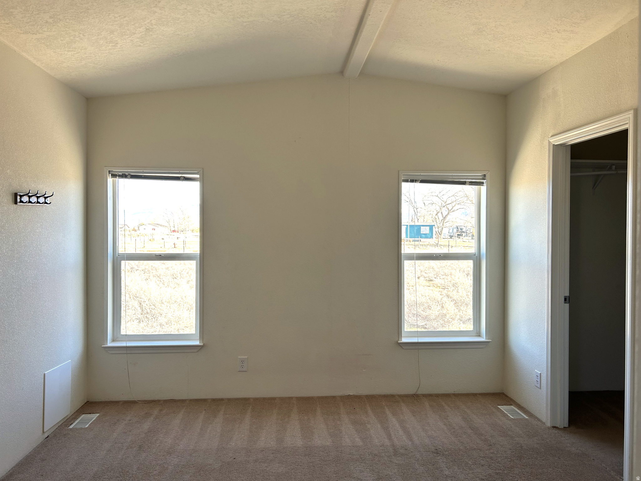 MONTE VISTA ACRES - Residential